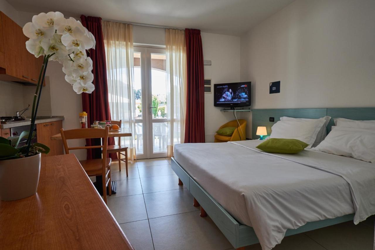 Villaggio Turistico Lugana Marina Sirmione Esterno foto